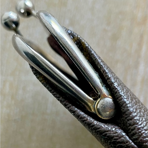 ***SOLD***Rare AUTHENTICITY GUARANTEED VTG LV Kisslock EyeglassCaseCigaretteCase - Picture 7 of 16